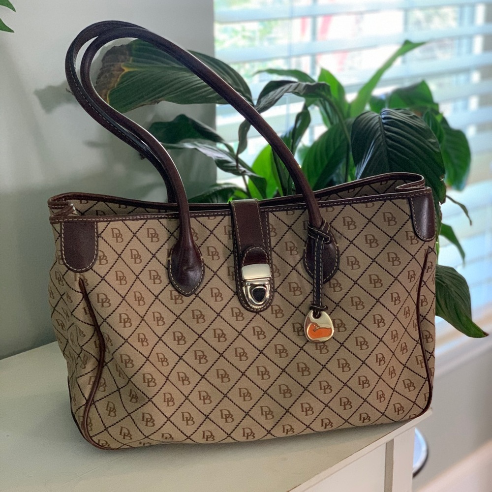 Dooney and Bourke Tote Handbag